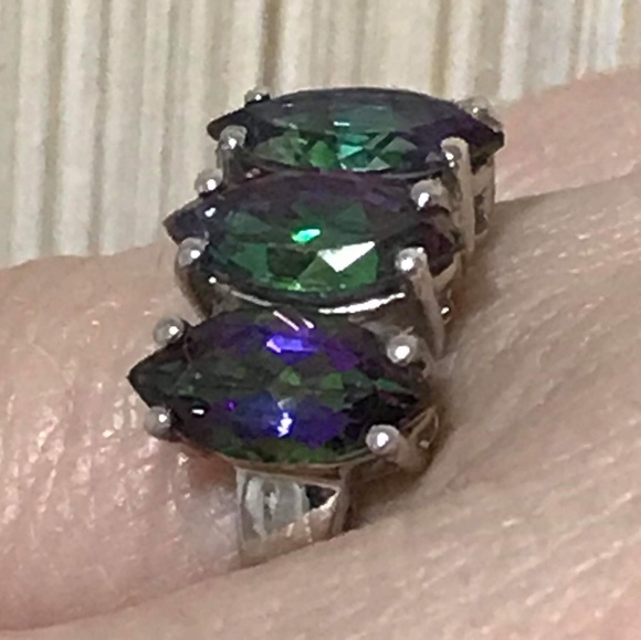 🍒NWT! Northern Lights Mystic Topaz Trilogy Ring - Picture 6 of 7